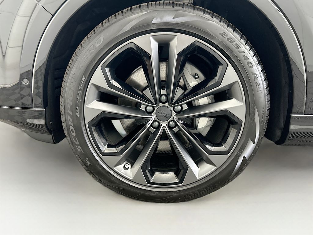 Thumbnail: 2026 Audi Q7 - 30