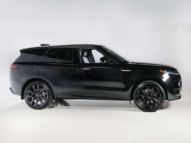 New 2027 Black Land Rover Dynamic SE image 30