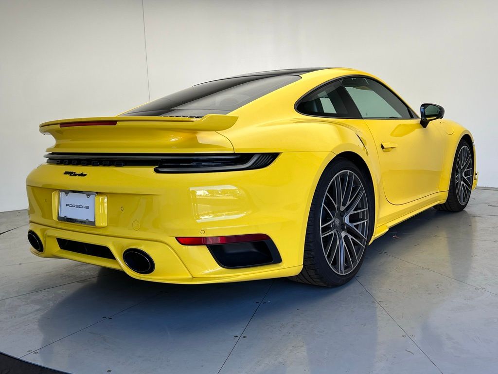 Thumbnail: 2022 Porsche 911 - 22