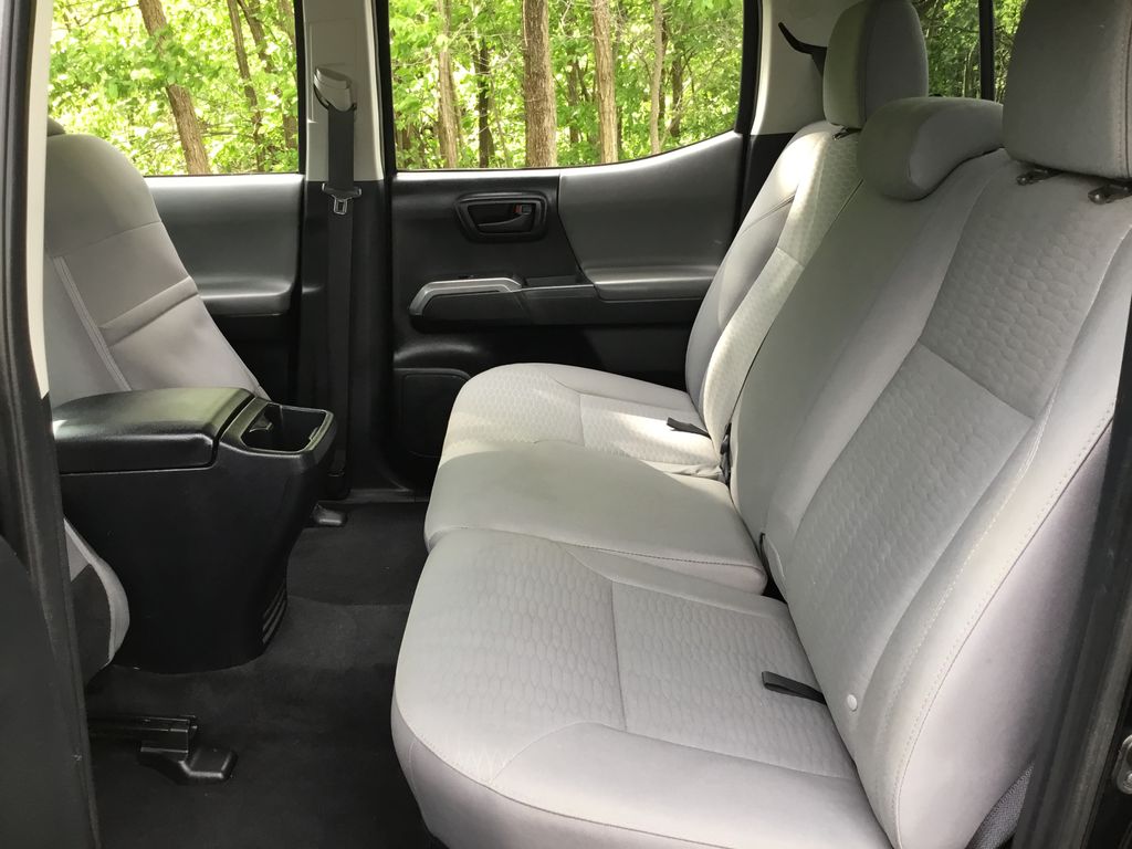 2018 Toyota Tacoma SR5 14