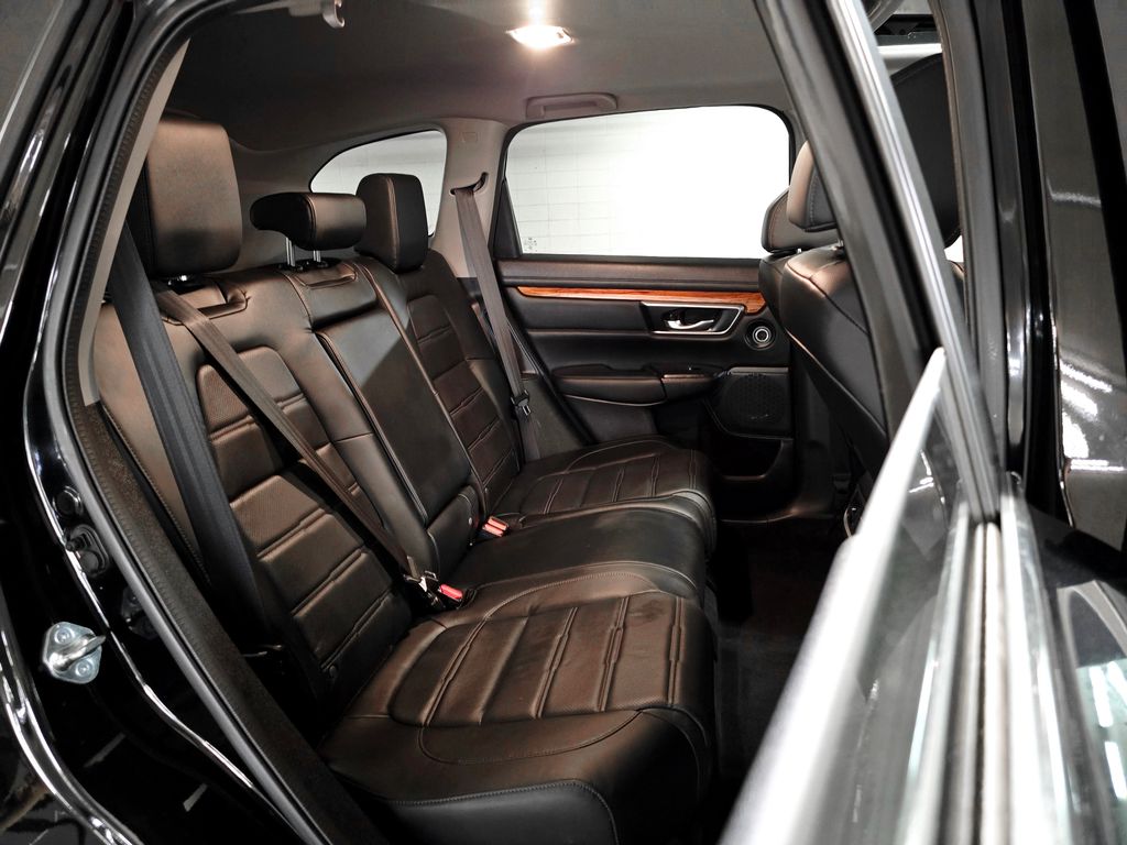 2020 Honda CR-V Hybrid Touring photo 31