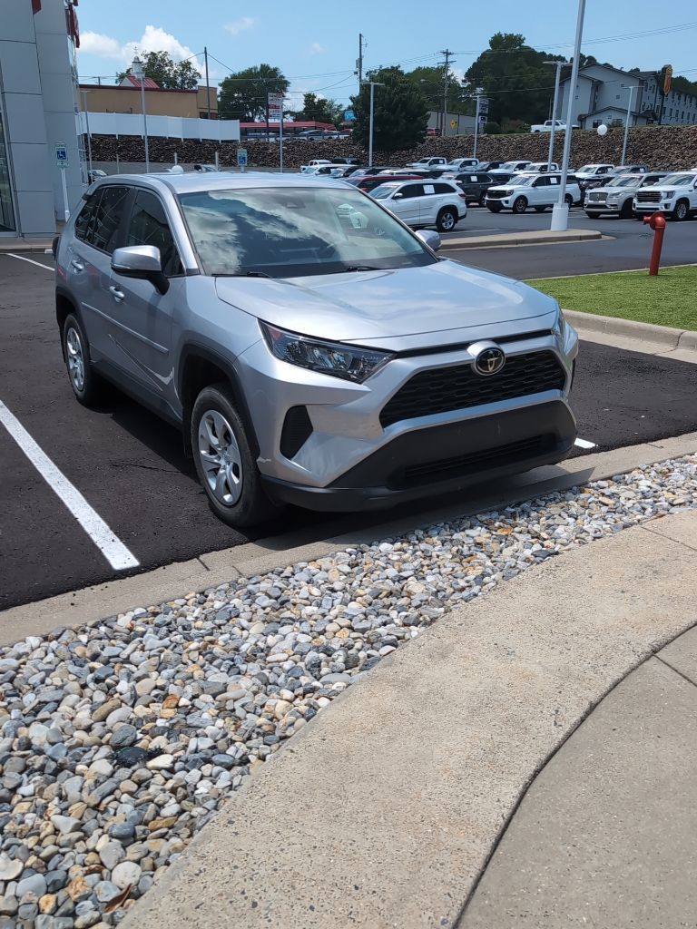 2022 Toyota RAV4 LE FWD