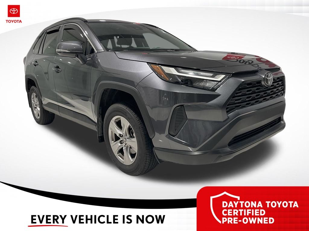 2025 Toyota RAV4 XLE FWD's photo