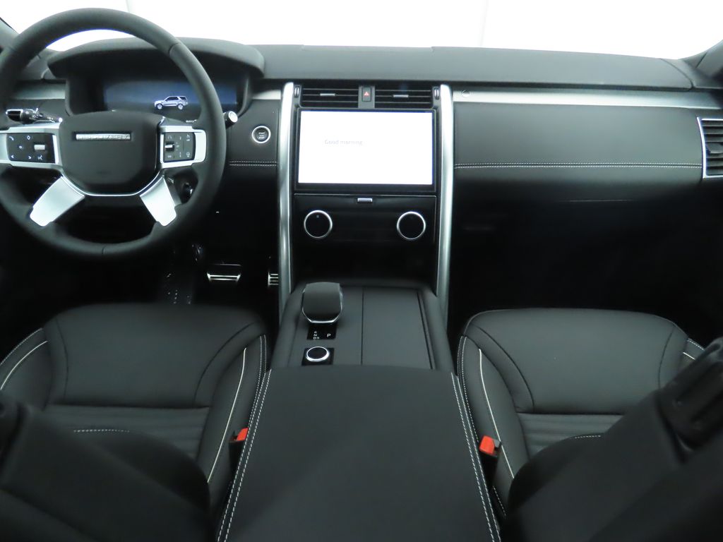 Thumbnail: 2024 Land Rover Discovery - 13