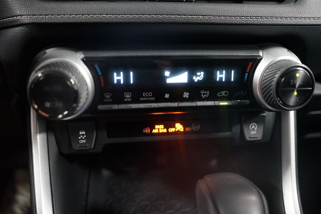 Thumbnail: 2024 Toyota RAV4 - 20