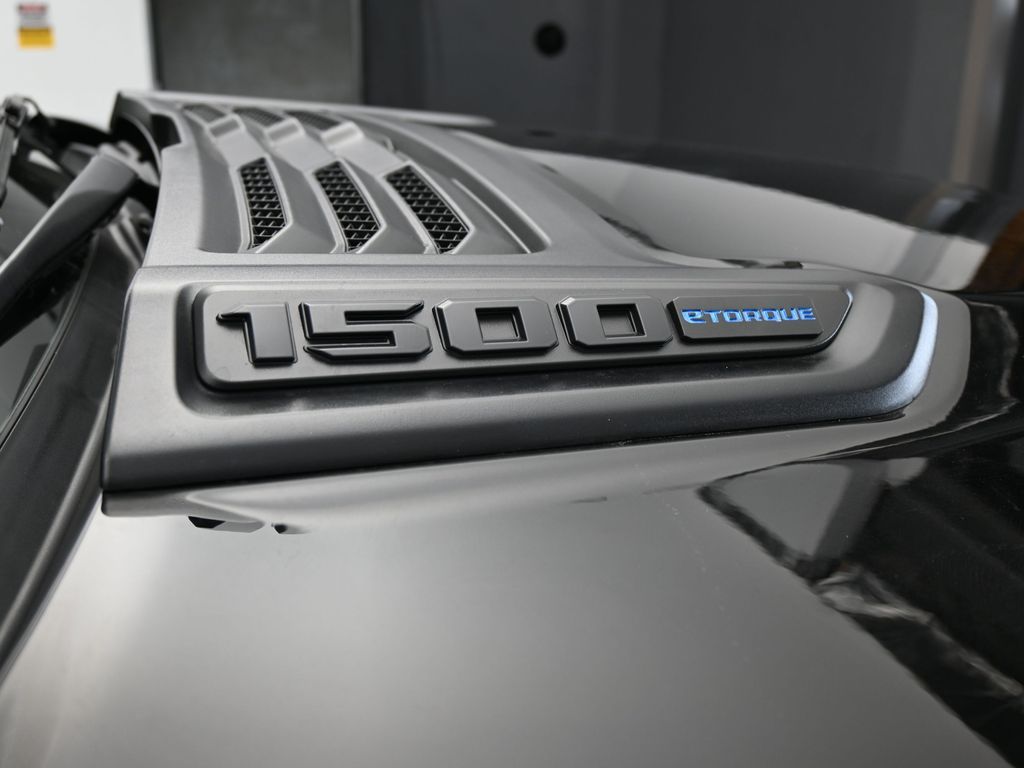 New 2026 Diamond Black Crystal Pearlcoat Ram Laramie image 45