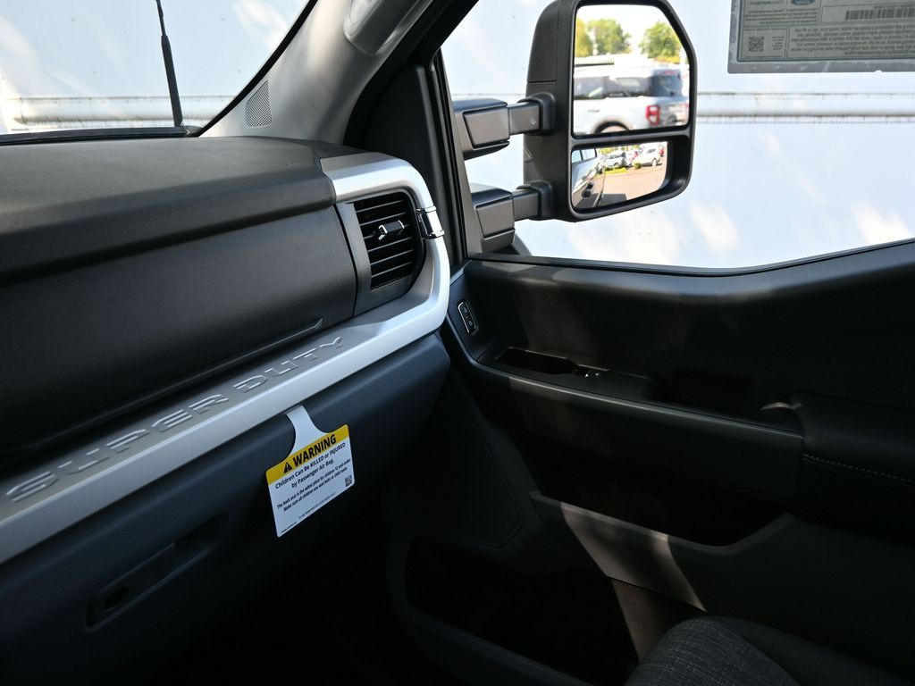 2025 Ford F-350 Super Duty XLT