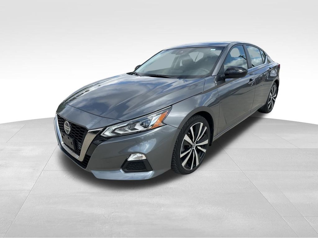 2022 Gun Metallic Nissan Altima 2.5 SR FWD Sedan