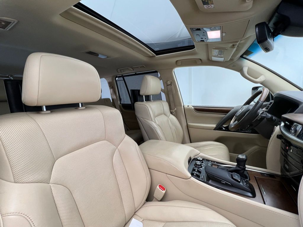 Thumbnail: 2016 Lexus LX - 25