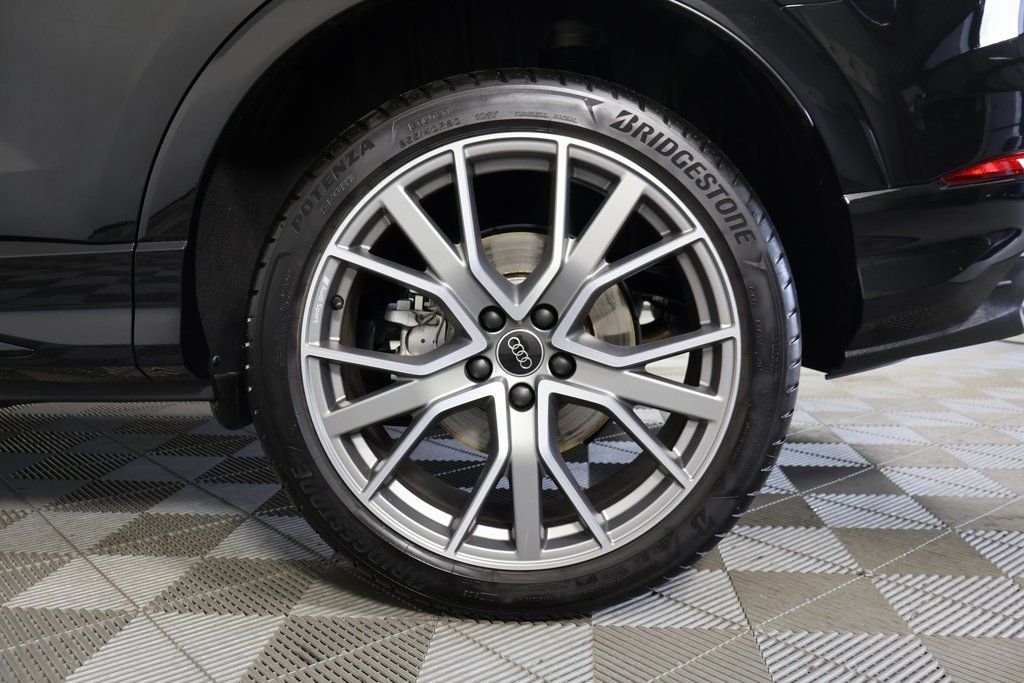 Thumbnail: 2025 Audi Q3 - 16