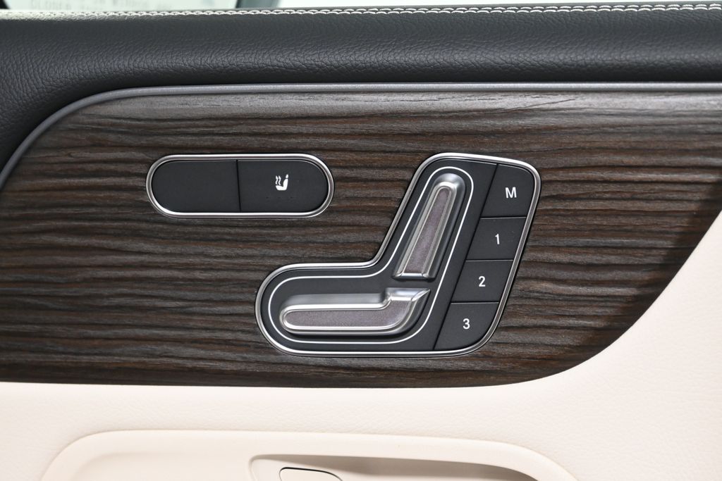 Thumbnail: 2026 Mercedes-Benz GLB - 23