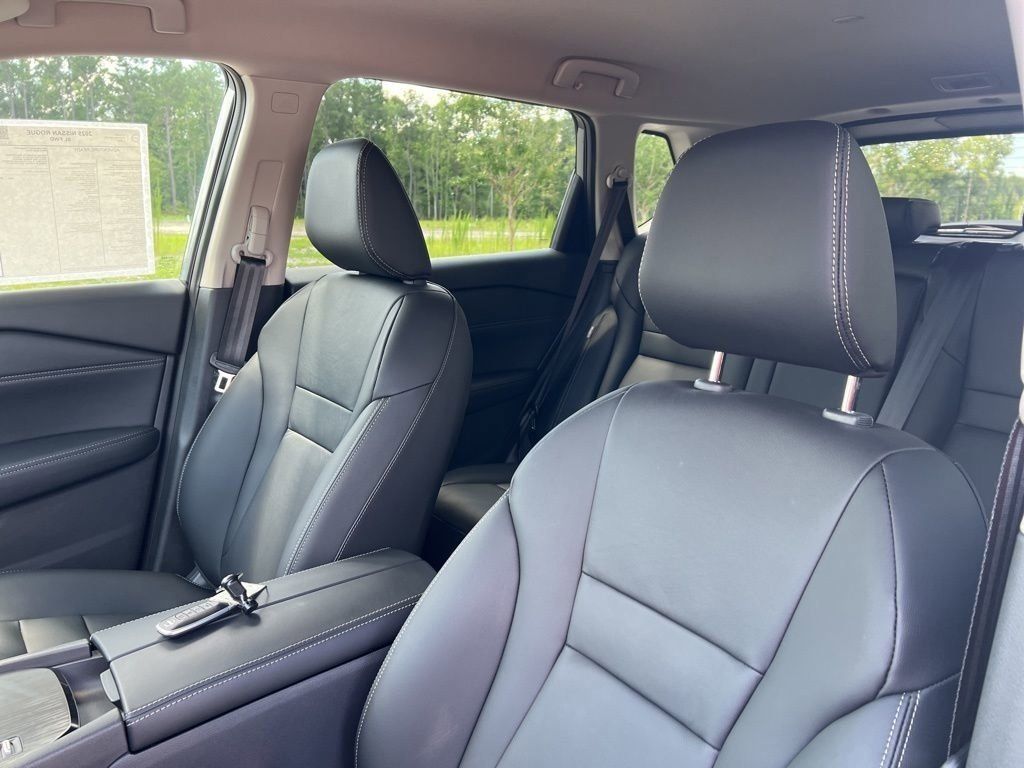 2025 Gun Metallic Nissan Rogue SL FWD SUV