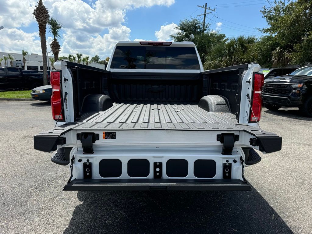 2025 Chevrolet Silverado 2500HD High Country 12