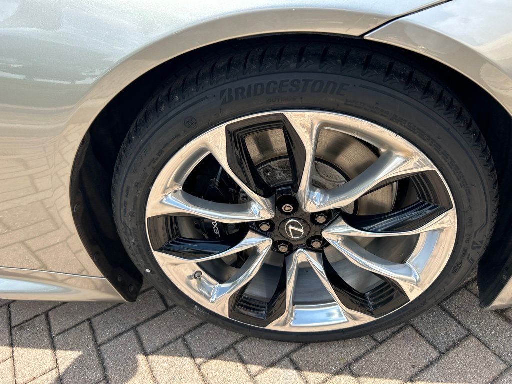 Used 2018 Silver Lexus 500 image 9