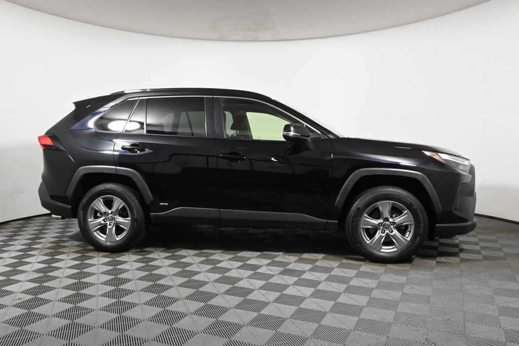 Thumbnail: 2022 Toyota RAV4 - 9
