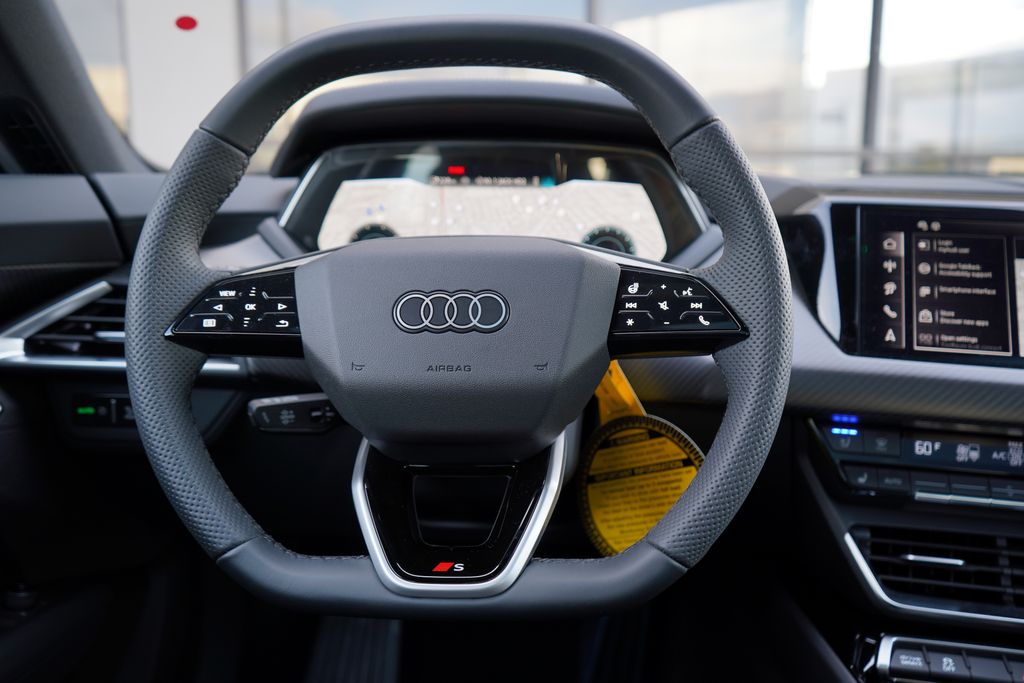 2025 Audi e-tron GT Premium Plus 17