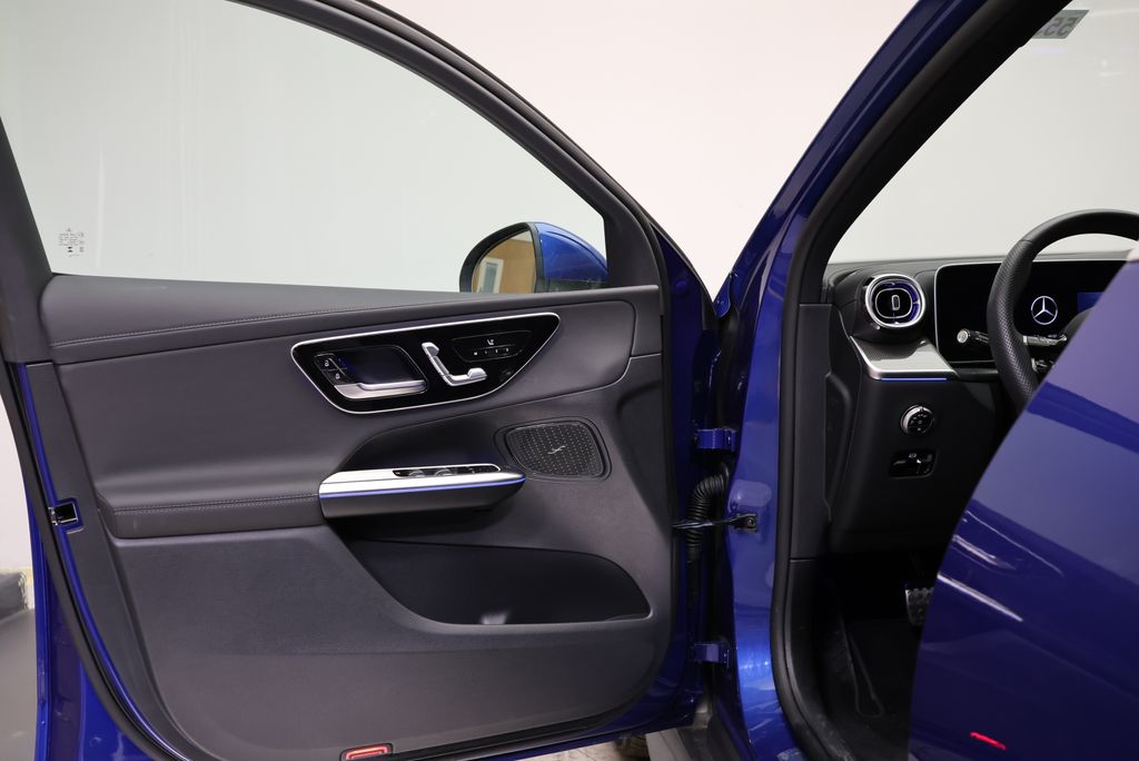 Thumbnail: 2025 Mercedes-Benz GLC - 26