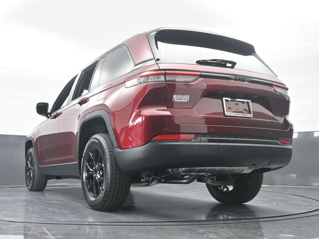 New 2025 Velvet Red Pearlcoat Jeep Altitude X image 52