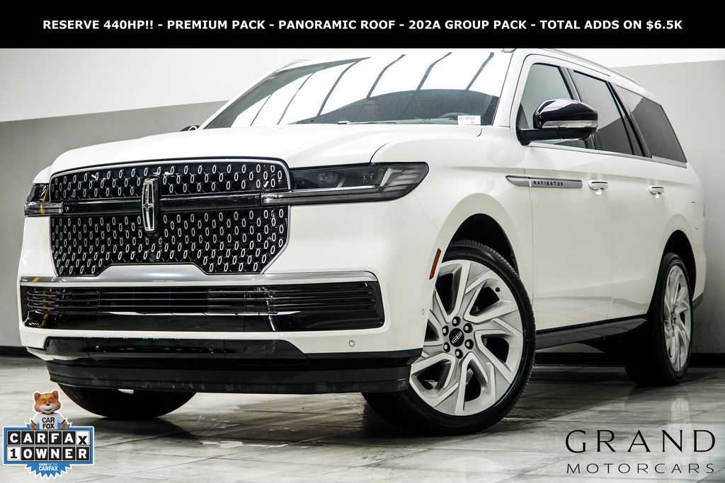 White Metallic 2025 Lincoln Navigator Reserve 4WD SUV / Crossover Four-Wheel Drive Automatic