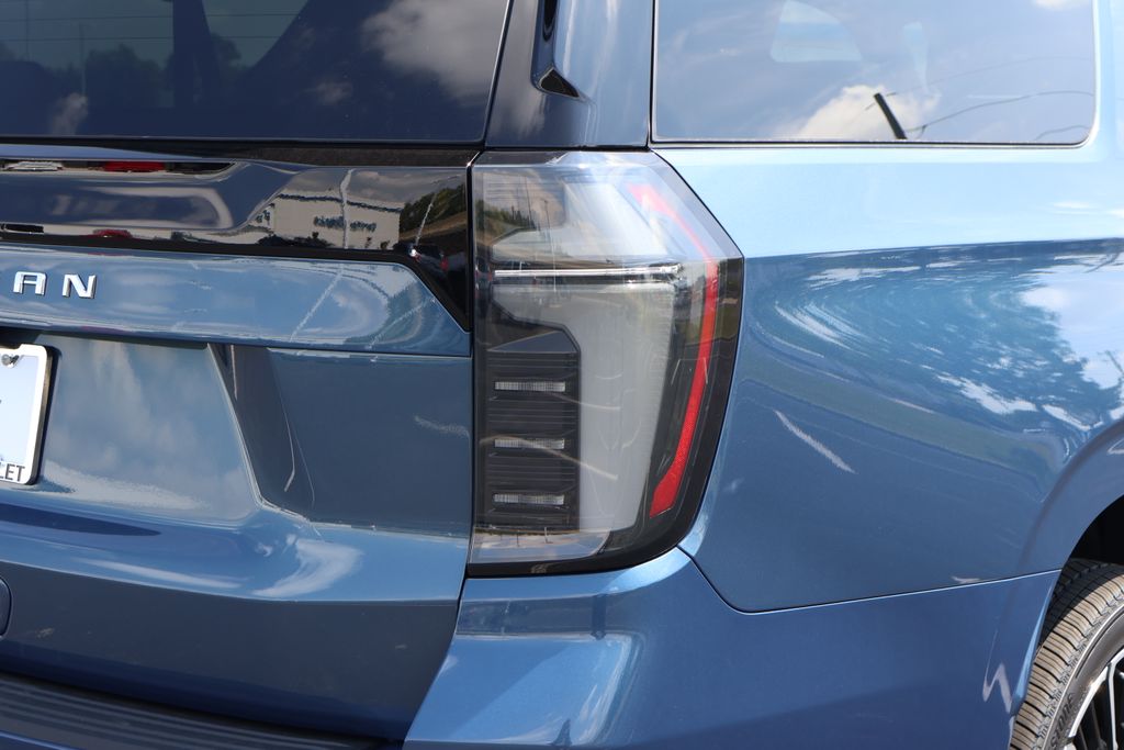 Thumbnail: 2025 Chevrolet Suburban - 7