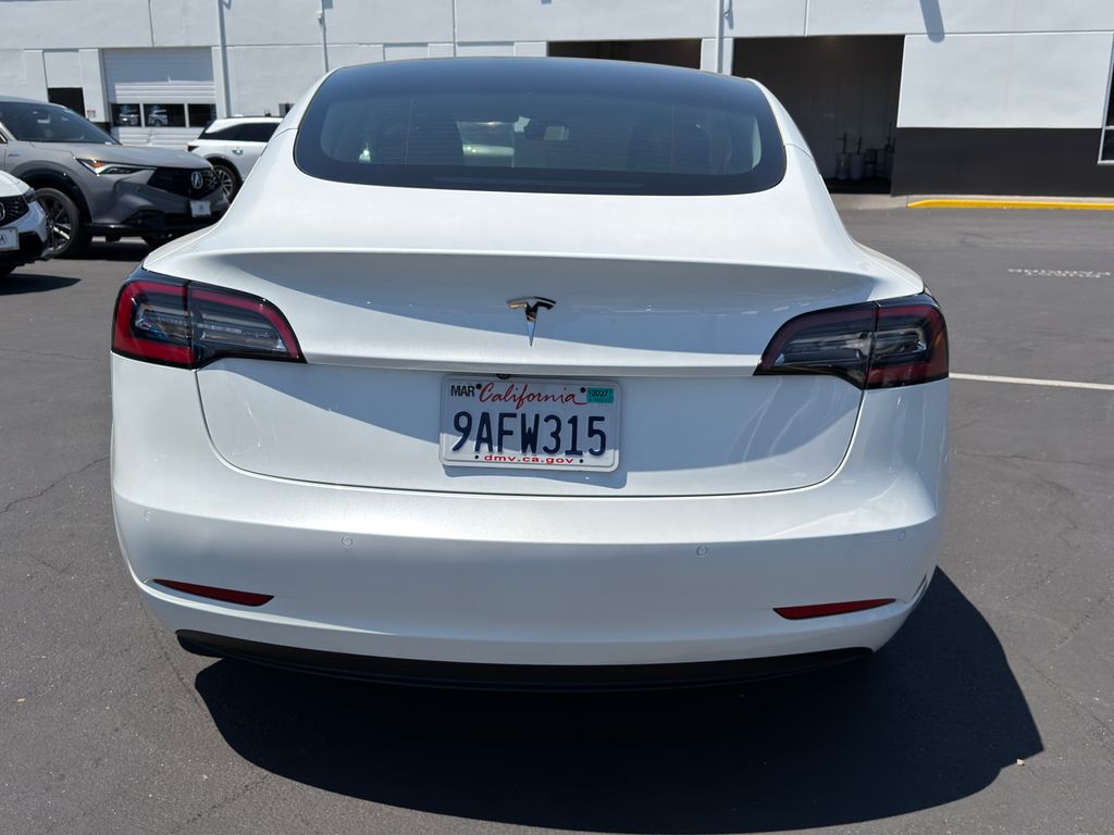 Thumbnail: 2022 Tesla Model 3 - 10