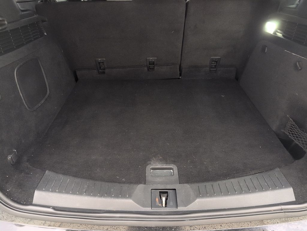 Used 2017 Black Lincoln Premiere image 26