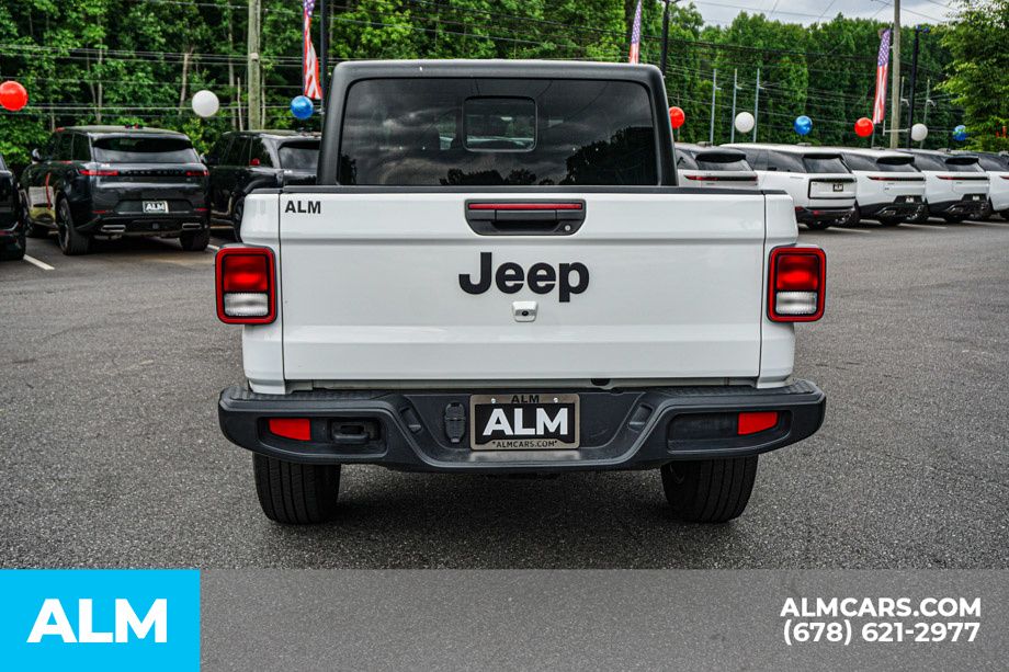 Used 2023 White Jeep Overland image 10