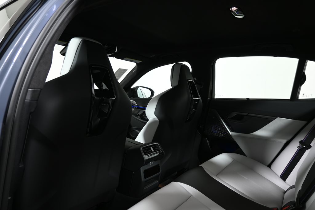 Thumbnail: 2026 BMW M5 - 32