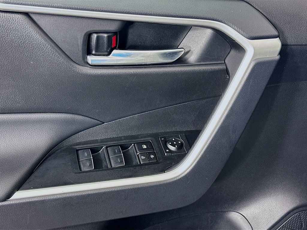 Thumbnail: 2024 Toyota RAV4 - 18