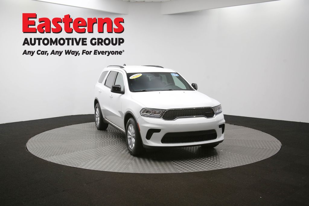 Used 2023 White Dodge SXT image 47
