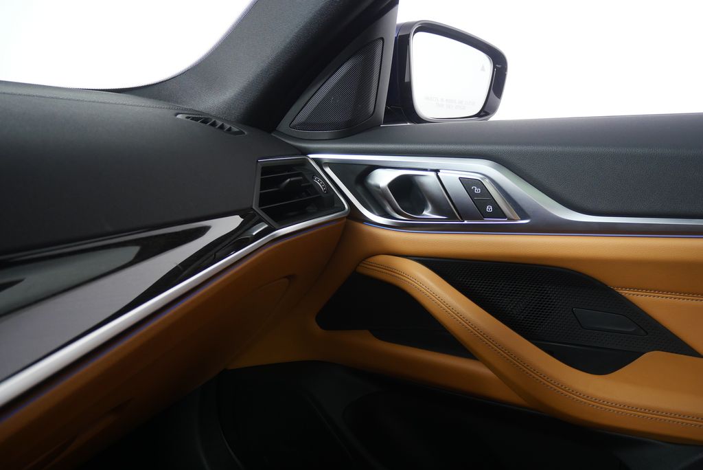Thumbnail: 2022 BMW i4 - 30