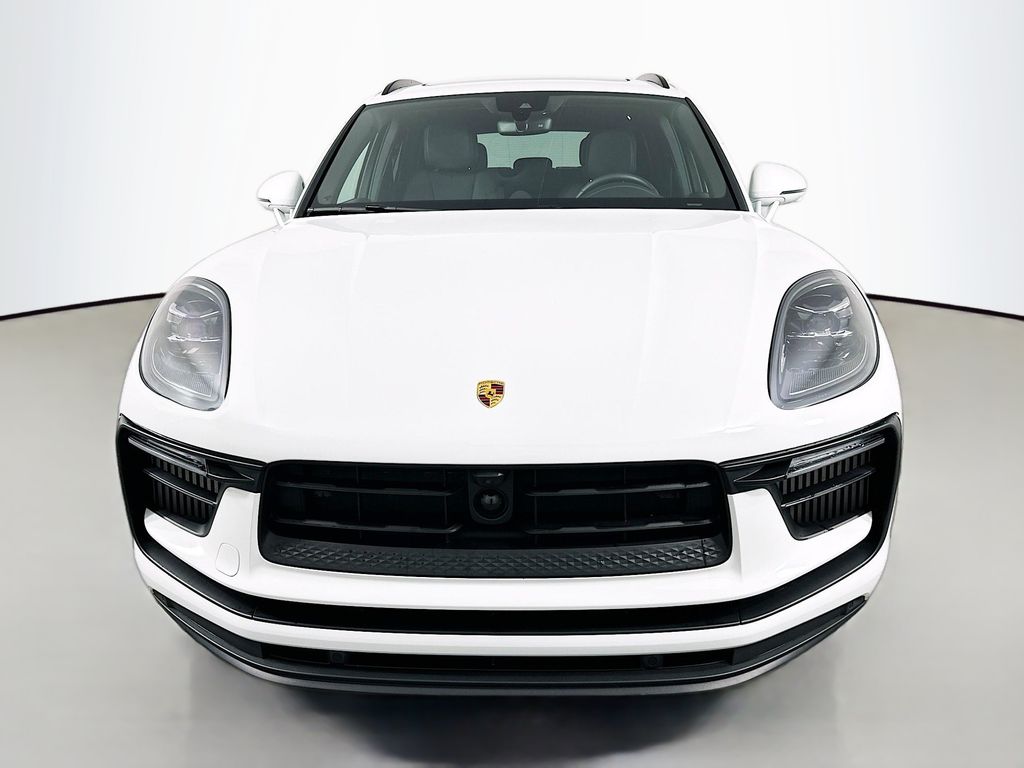 Thumbnail: 2023 Porsche Macan - 2