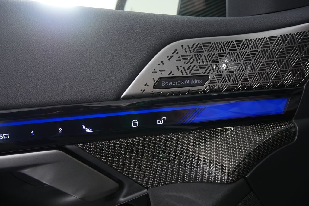 Thumbnail: 2026 BMW M5 - 13