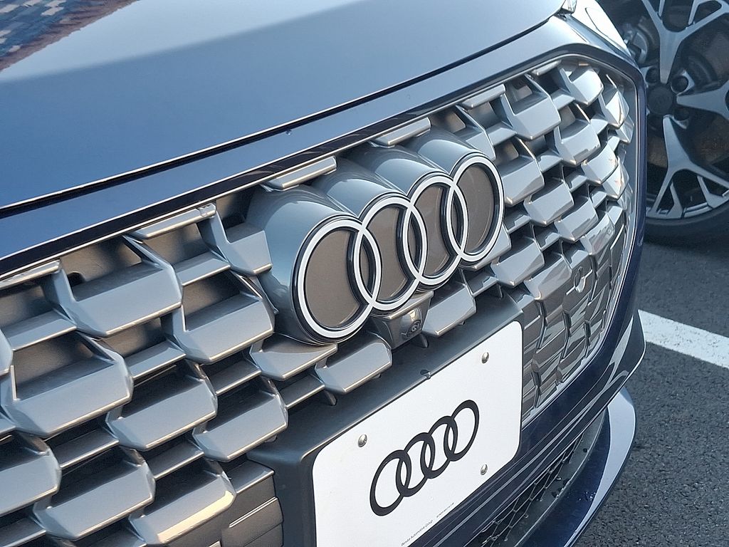 Thumbnail: 2025 Audi Q5 - 4