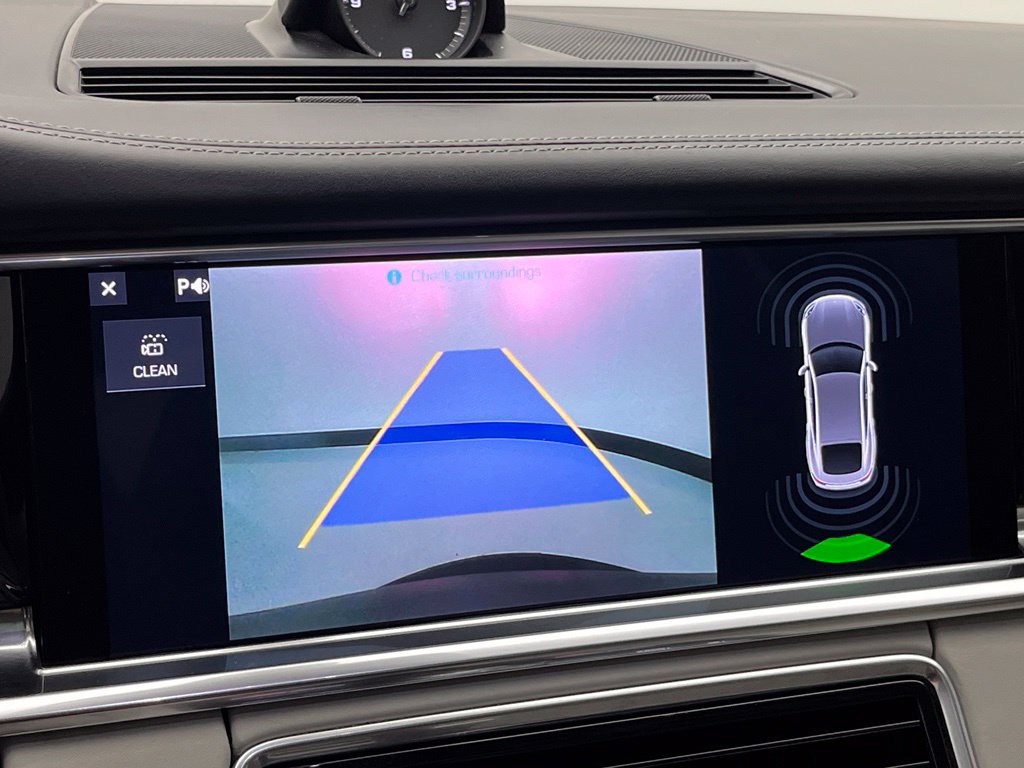 Thumbnail: 2020 Porsche Panamera - 28