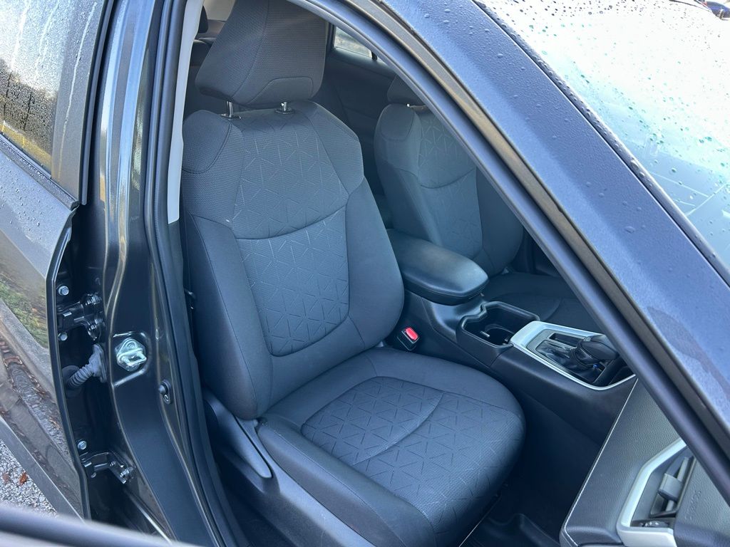 2023 Toyota RAV4 XLE 14