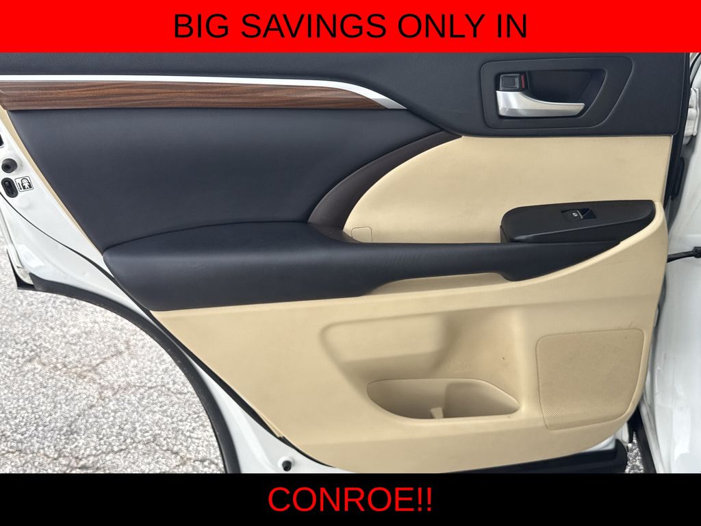 2018 Toyota Highlander Limited White at Community Kia