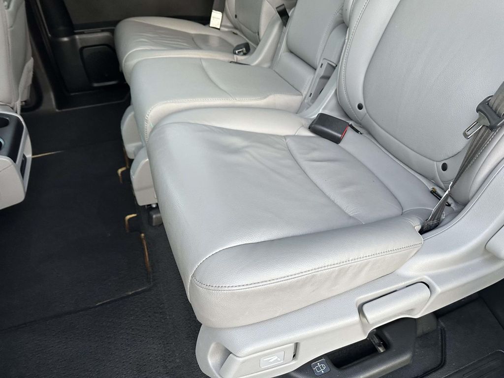 Thumbnail: 2020 Honda Odyssey - 31