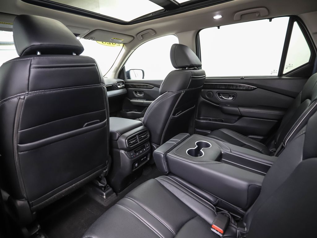Thumbnail: 2023 Honda Pilot - 21