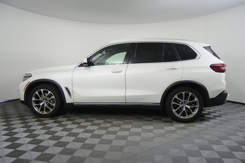 Thumbnail: 2021 BMW X5 - 6