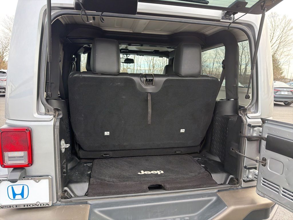 Thumbnail: 2017 Jeep Wrangler - 18