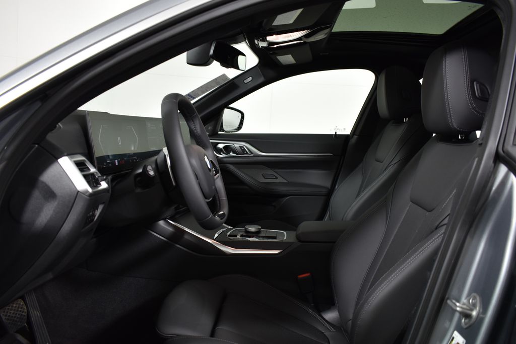 Thumbnail: 2026 BMW 4 Series - 3