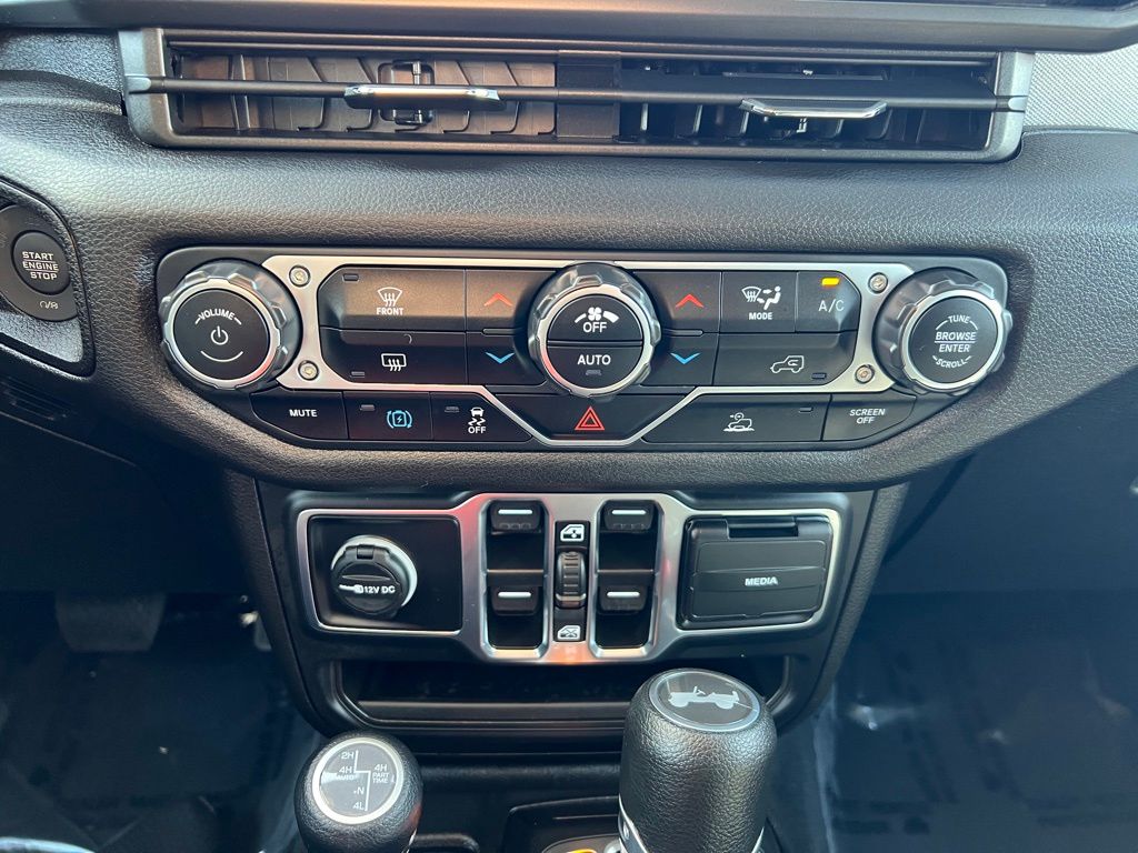 Thumbnail: 2024 Jeep Wrangler - 26