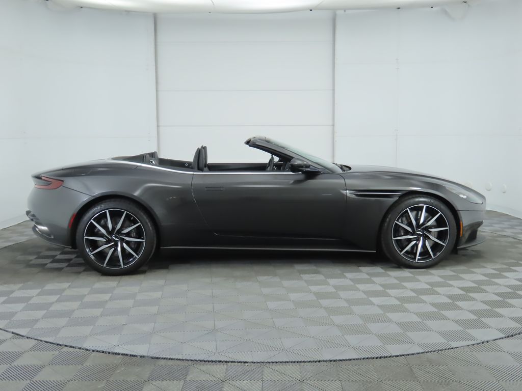 2020 Aston Martin DB11  4