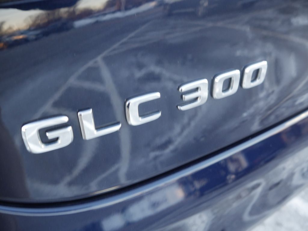 Thumbnail: 2023 Mercedes-Benz GLC - 9