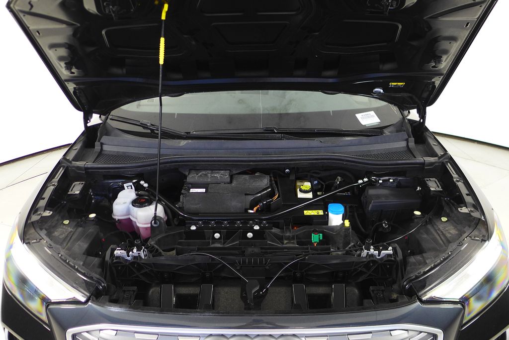 Thumbnail: 2023 Audi Q4 e-tron - 6