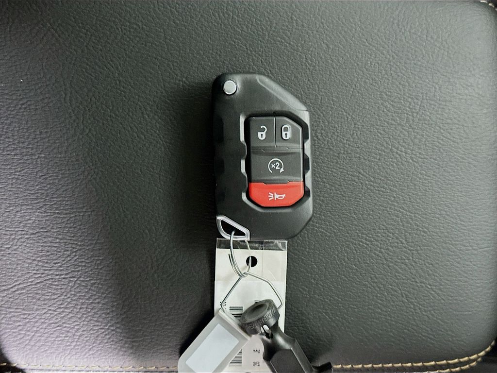 New 2026 White/off-white Jeep Sahara image 20