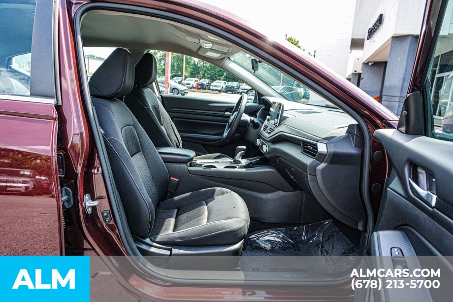 Used 2024 Red Nissan 2.5 SV image 22