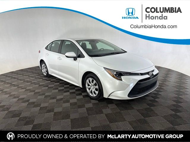 White (Wind Chill Pearl) 2025 Toyota Corolla Sedan Front-Wheel Drive Continuously Variable Transmission