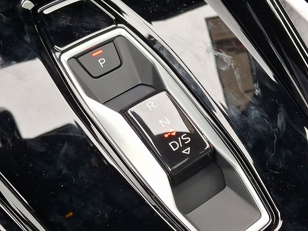 Thumbnail: 2026 Audi RS 3 - 12